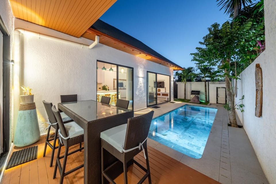Property building, Pool view