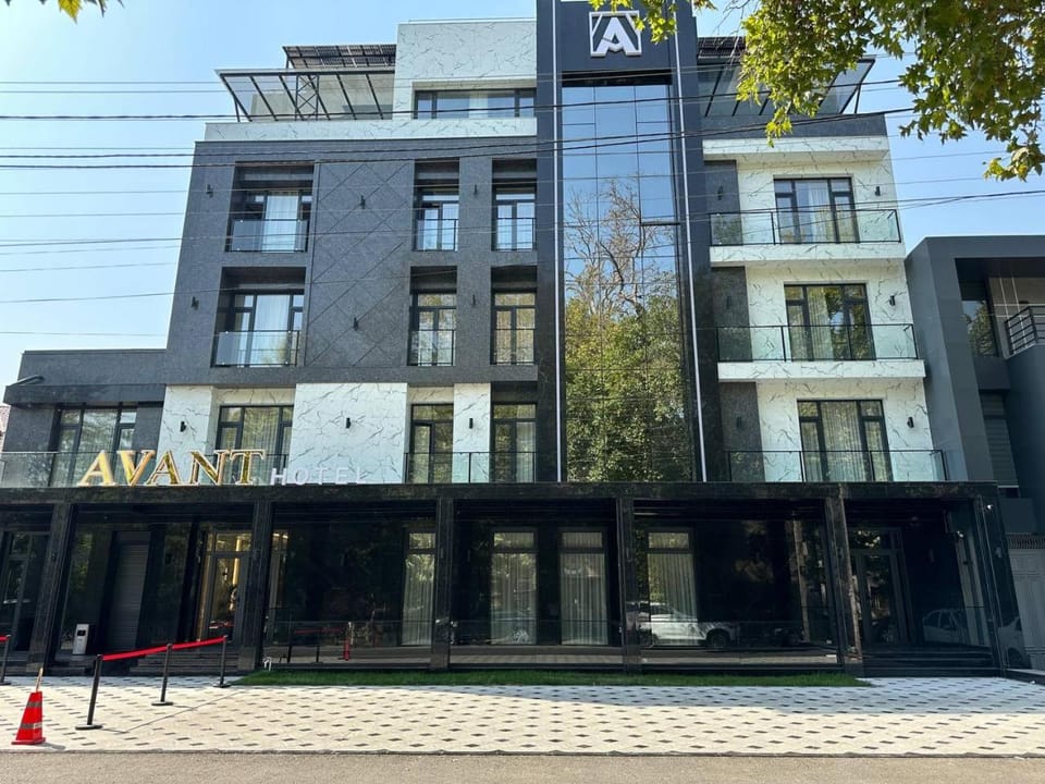 Property building, Day, Location