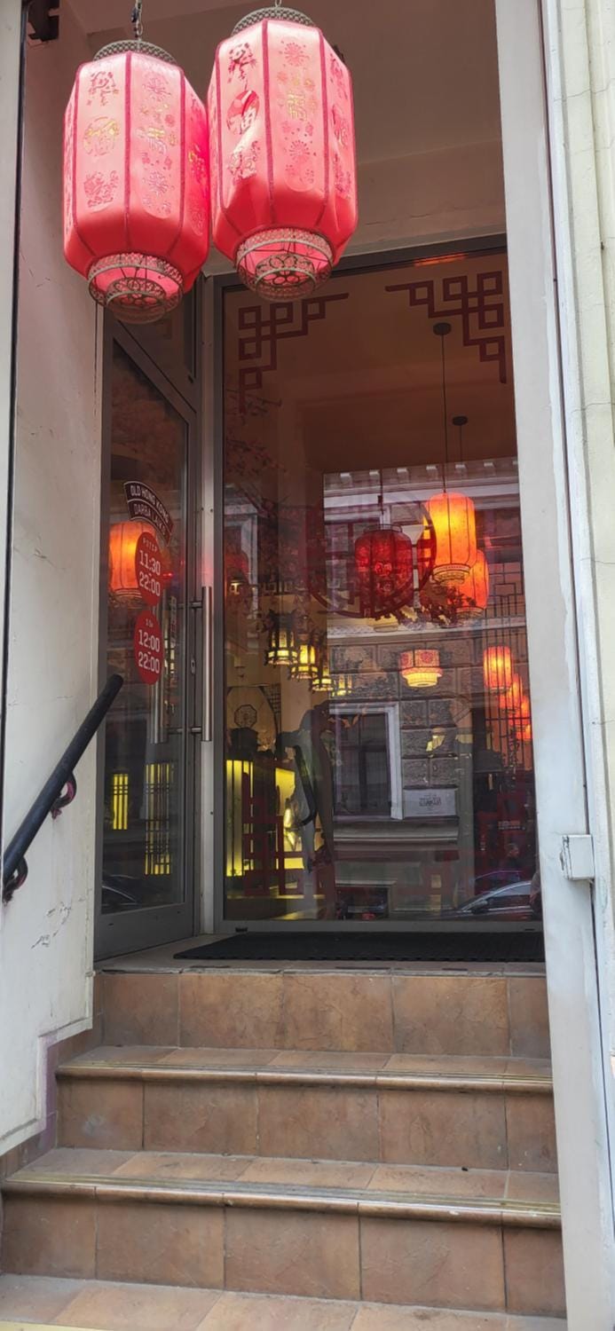 Restaurant/places to eat, Food and drinks