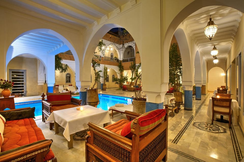 Property building, Garden, Lobby or reception, Lounge or bar, Dinner