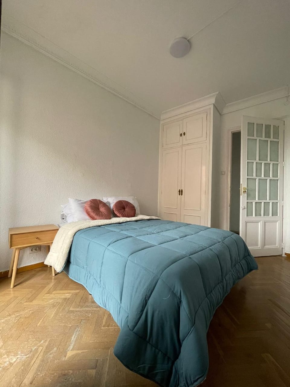 Bed, Photo of the whole room, Bedroom, wardrobe