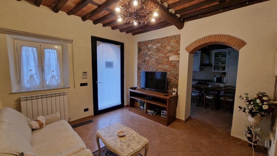 Living room, Seating area, Evening entertainment