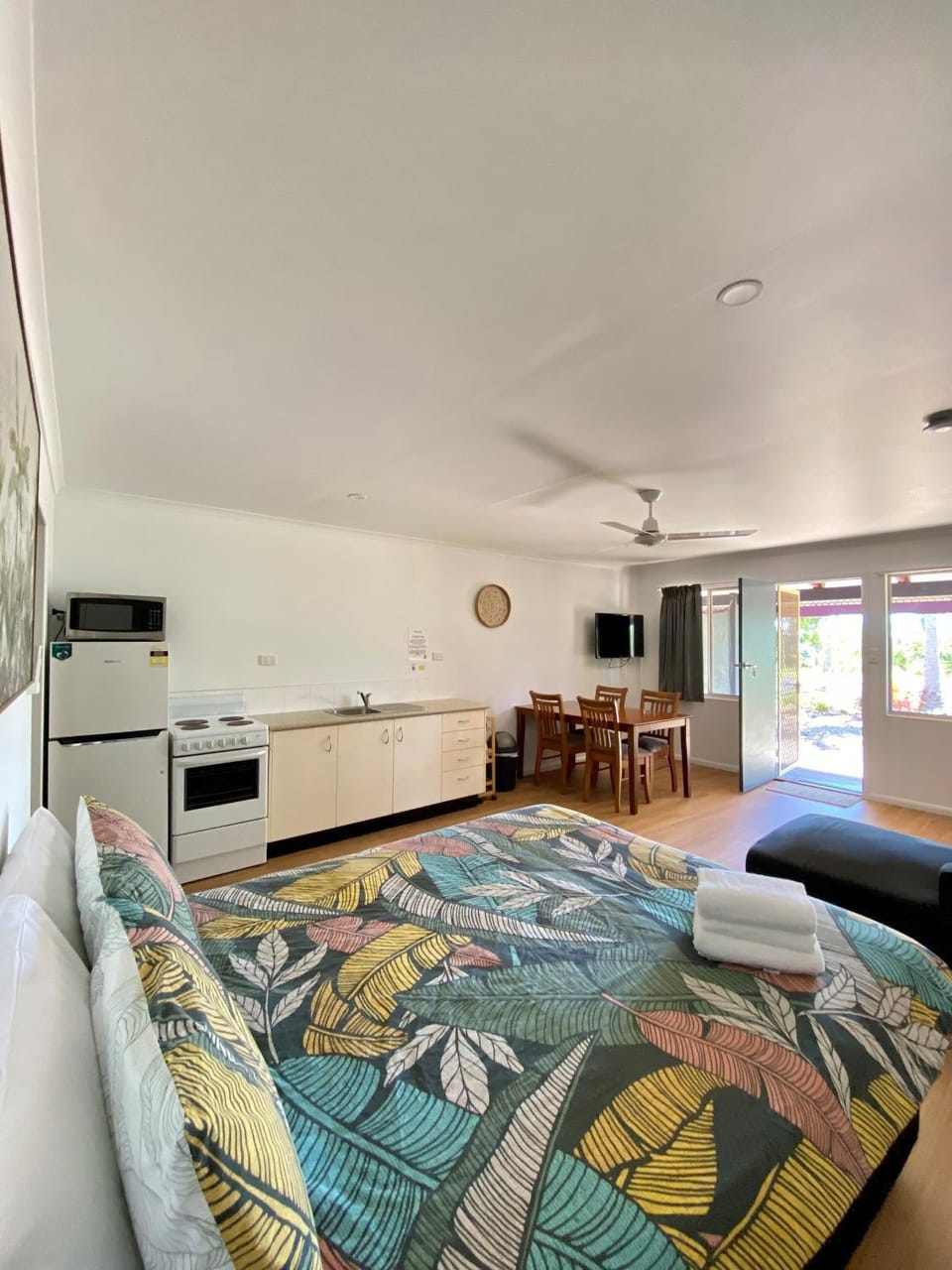 Sunlodge Caravan Park Campground/ 
RV Resort in Hervey Bay
