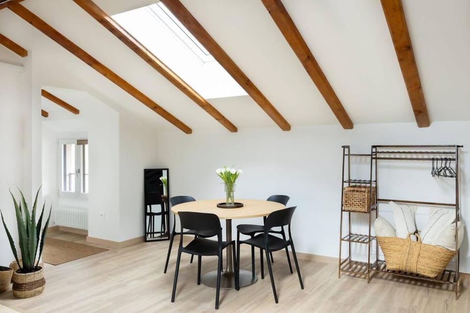 Mansarda design +Riva del Garda + garage privato Bed and Breakfast in Riva del Garda