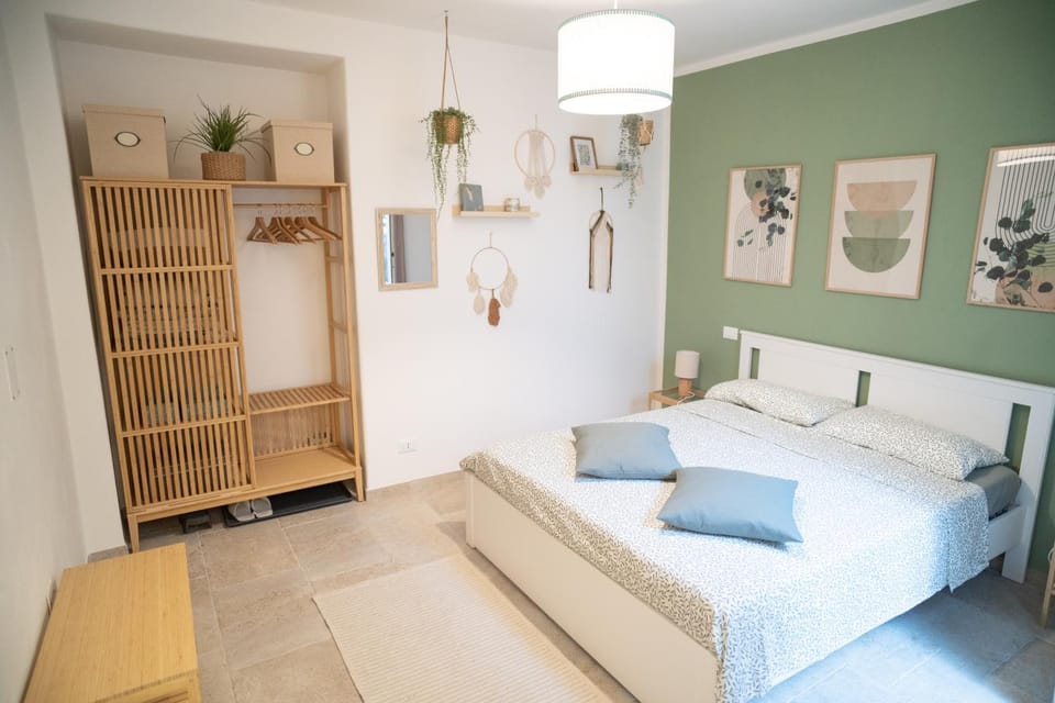 Bed, Photo of the whole room, Bedroom, wardrobe