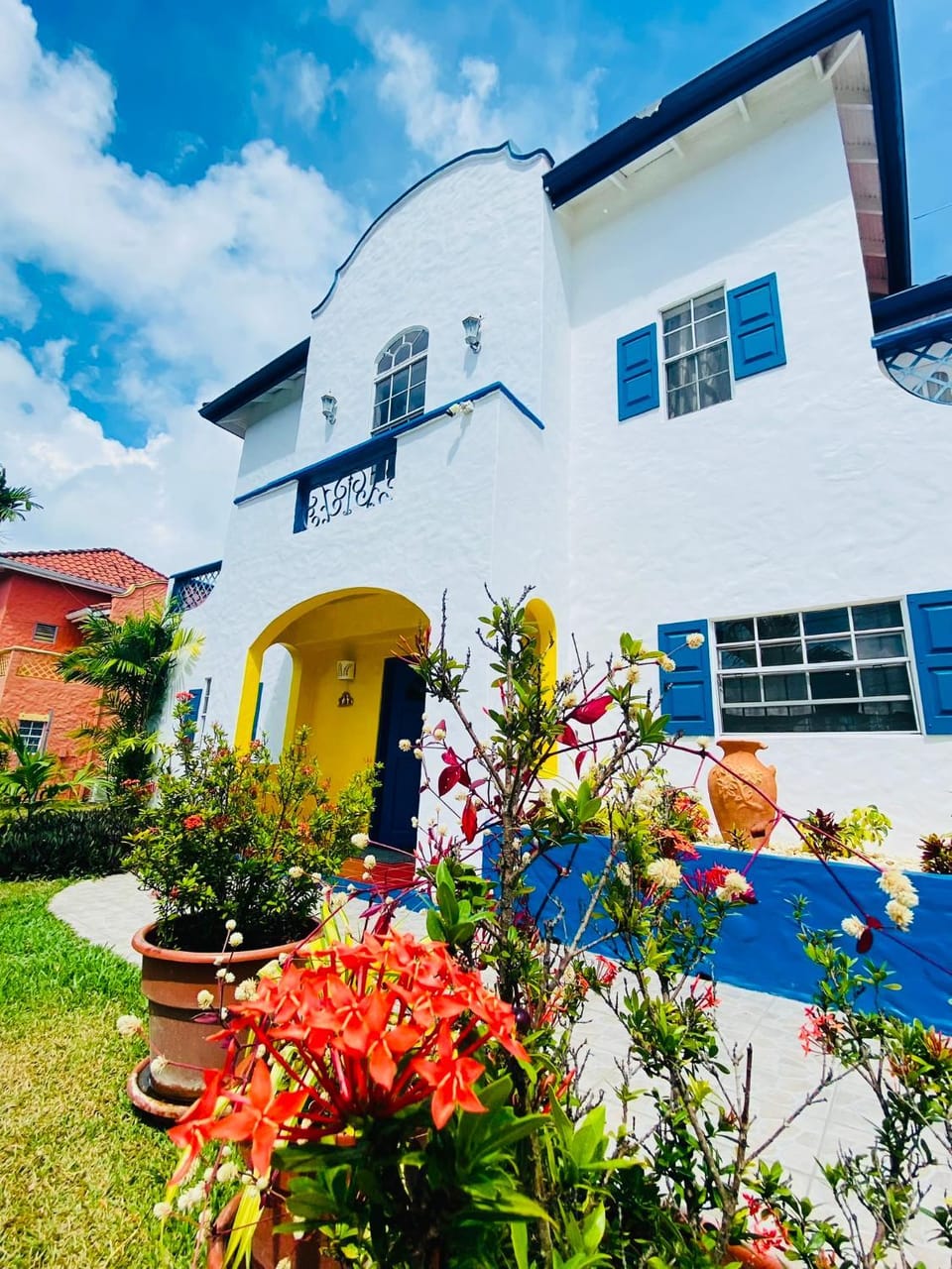 Property building, Day, Garden