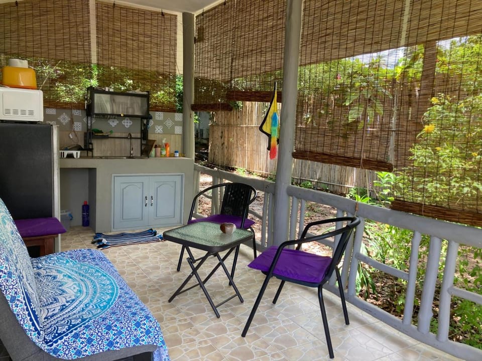 Domanaste Srithanu House in Ko Pha-ngan Sub-district