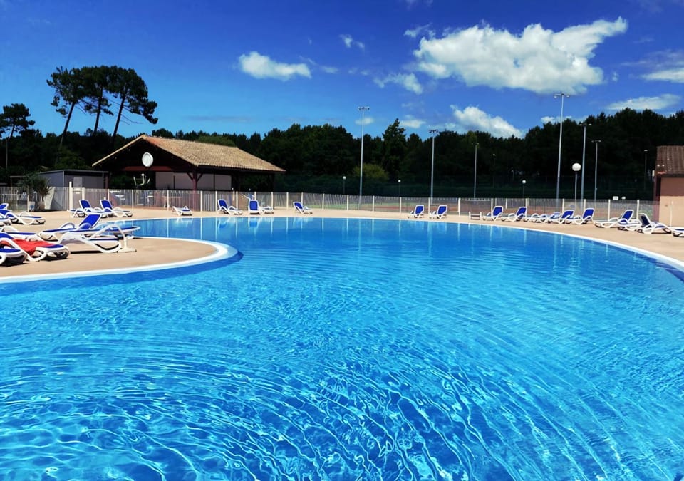 Day, Swimming pool, Swimming pool, sunbed