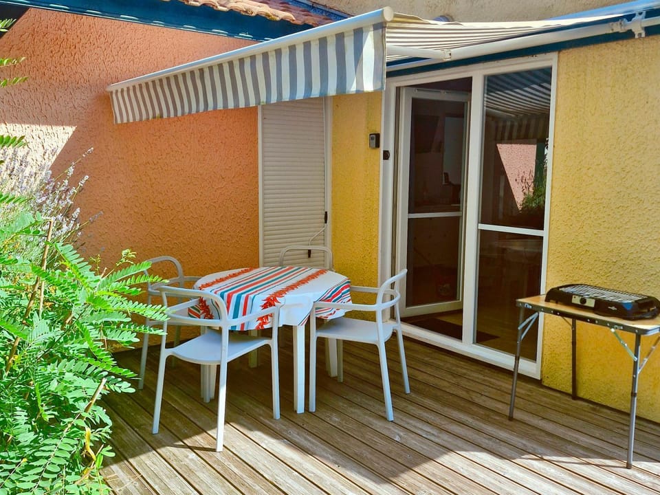 Patio, Day, BBQ facilities, BBQ facilities, Balcony/Terrace