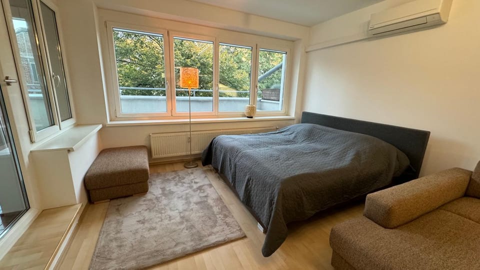 Bed, Living room, Bedroom, air conditioner