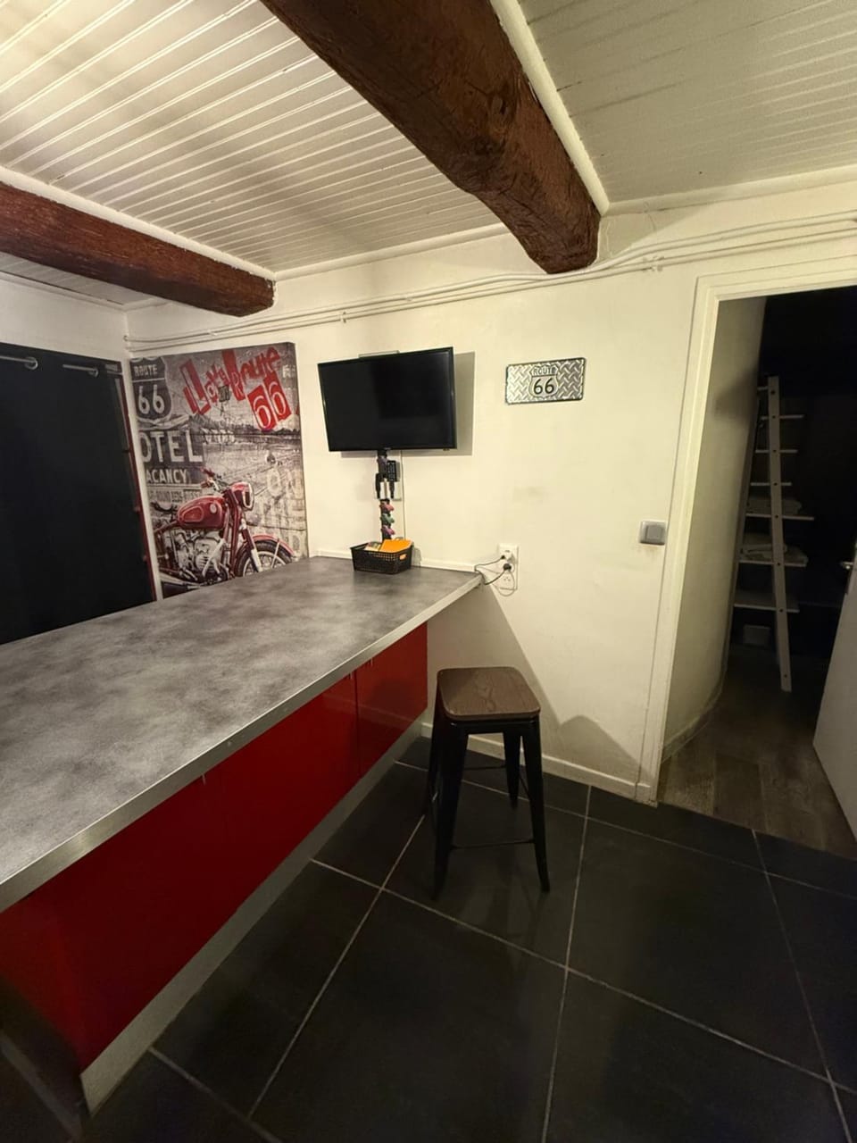 TV and multimedia, Kitchen or kitchenette, Dining area