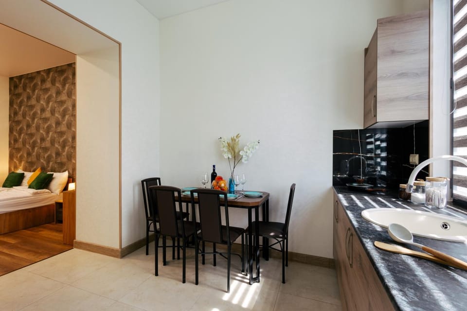Kitchen or kitchenette, Seating area, Dining area