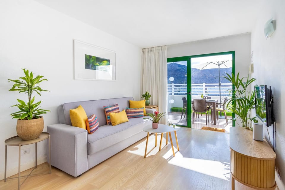 Balcony/Terrace, Living room, Seating area, Mountain view, air conditioner