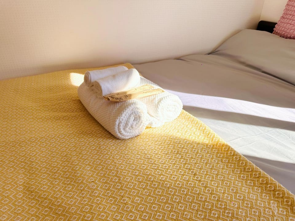 Bed, Photo of the whole room, towels