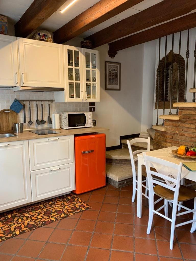 L'Affresco, rural house in Valpolicella Courtyard House in Veneto