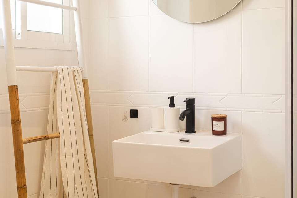 Bathroom, towels