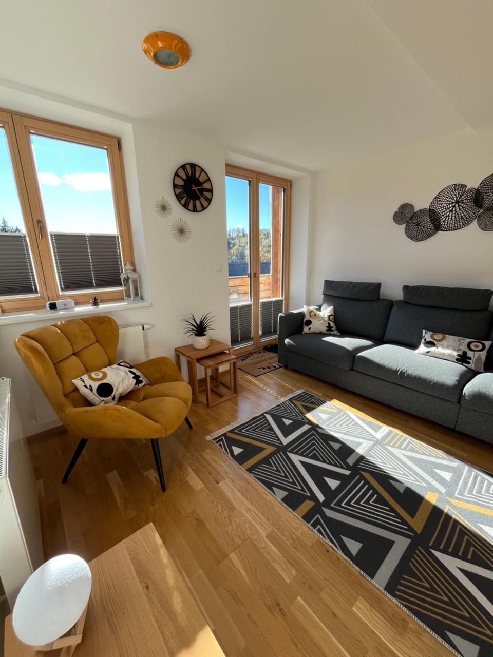 Living room, Seating area