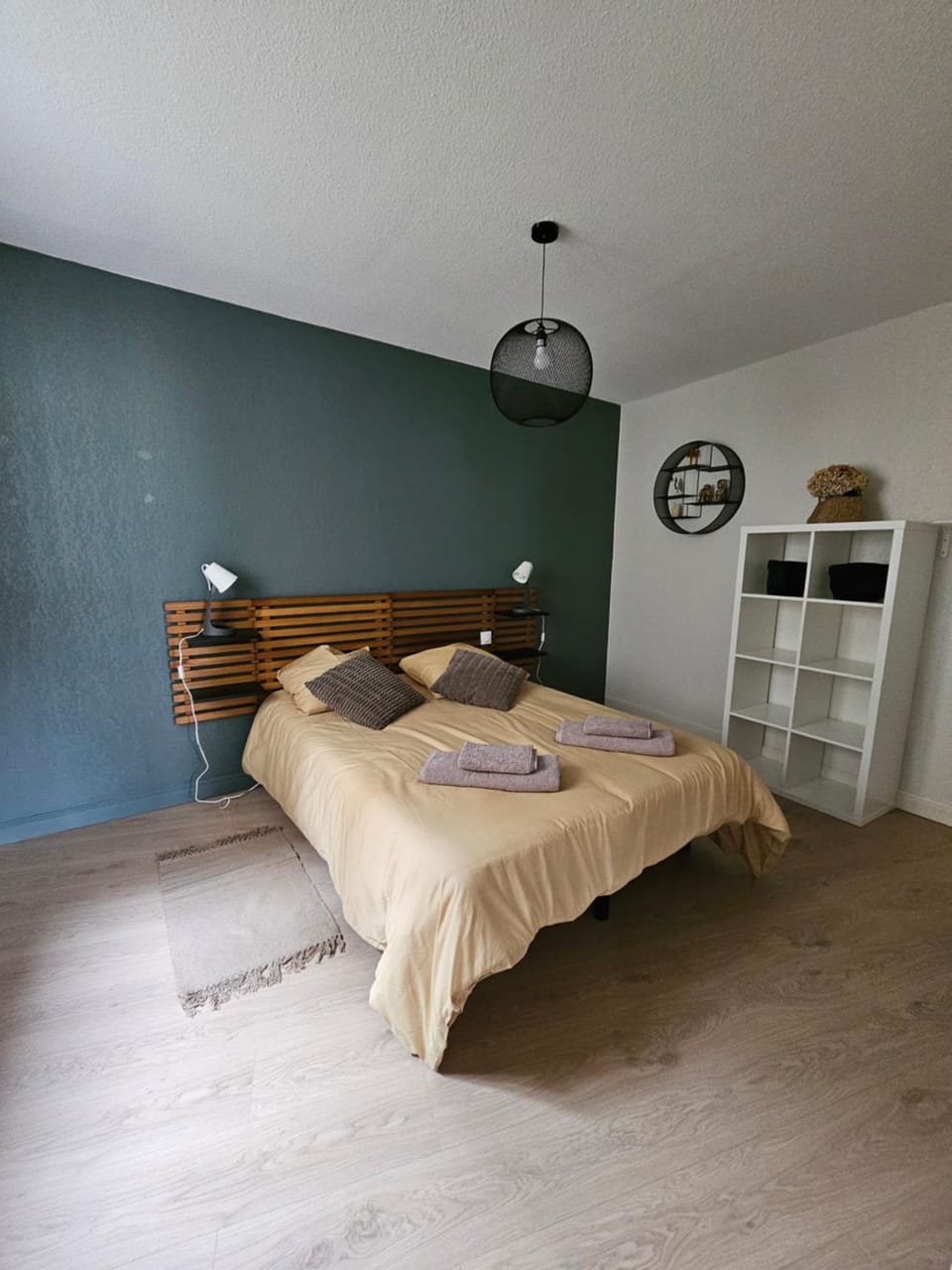 Bed, Photo of the whole room, Bedroom