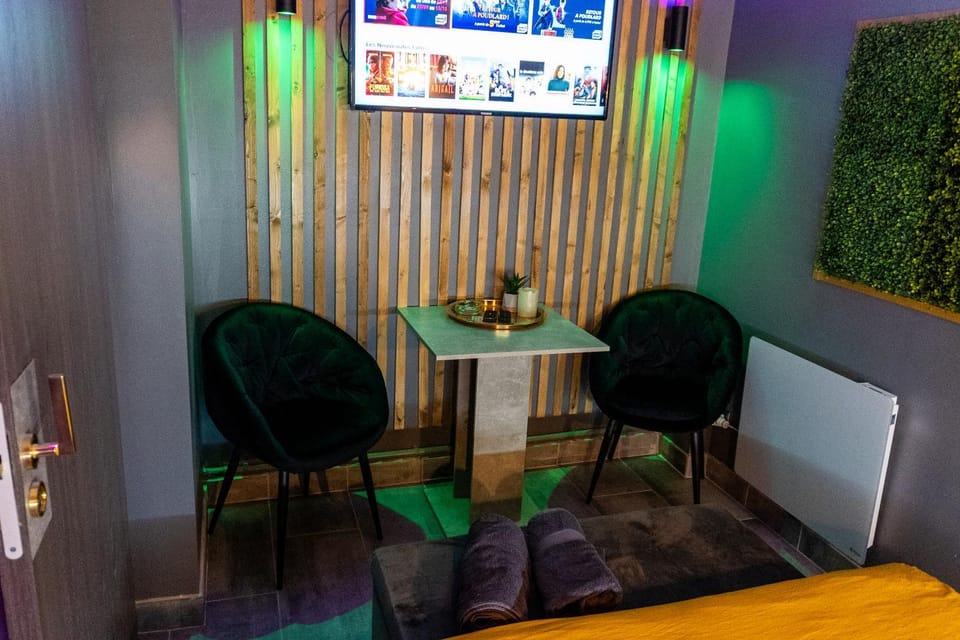 TV and multimedia, Dining area
