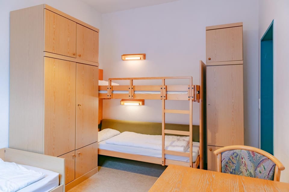 Bed, Bedroom, bunk bed