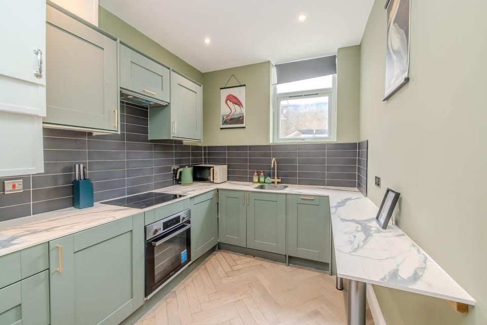 Coffee/tea facilities, Kitchen or kitchenette, Dining area, dishwasher, oven, stove, toaster