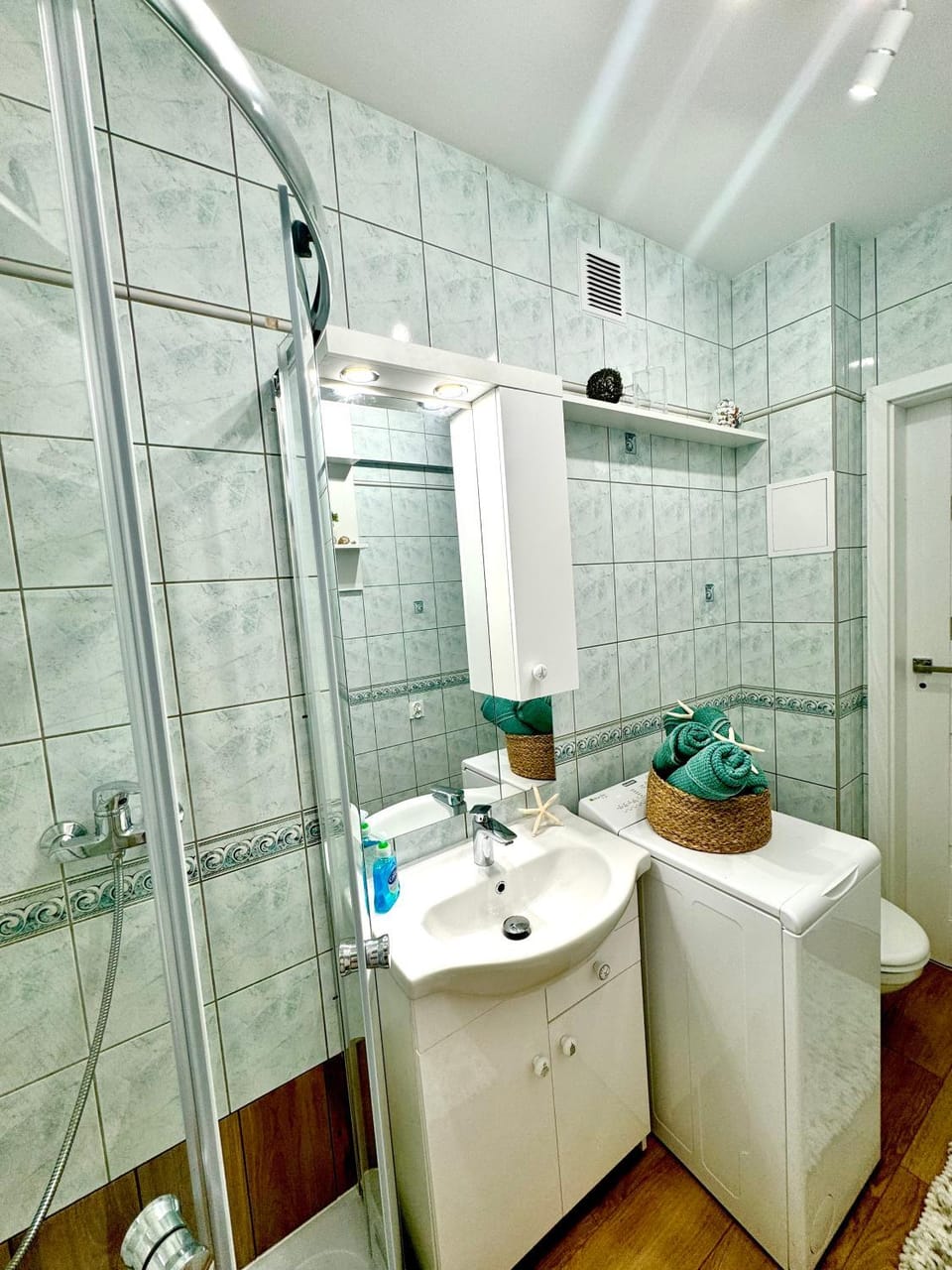 Shower, Bathroom