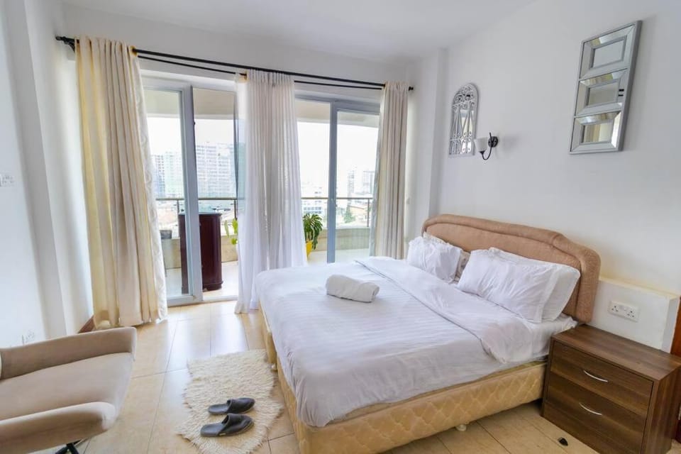 Elegant 2 BED apt in Kilimani with balcony views Apartment in Nairobi