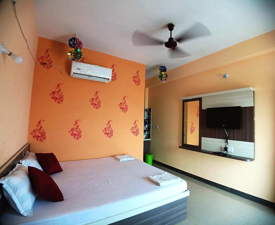 Bed, TV and multimedia, Photo of the whole room, Bedroom, air conditioner