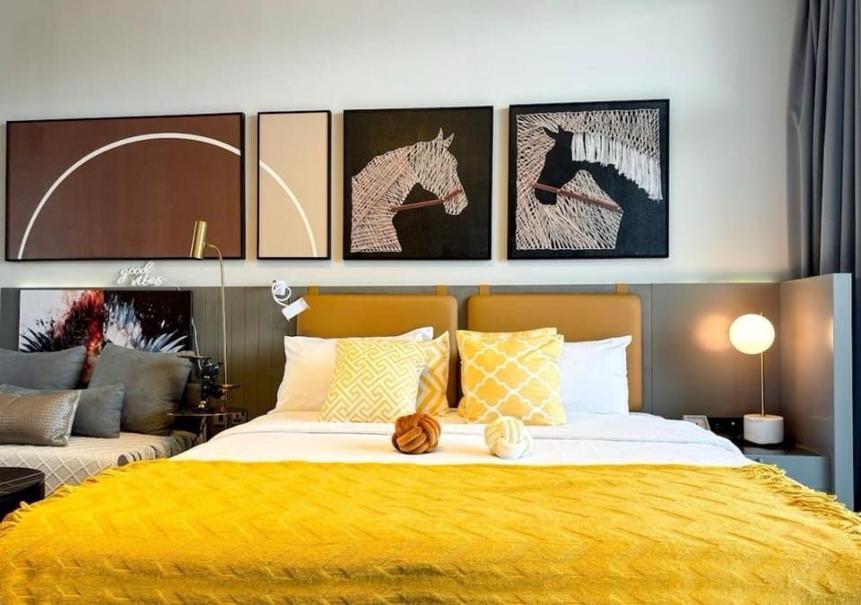 Bed, Photo of the whole room, Decorative detail, Bedroom