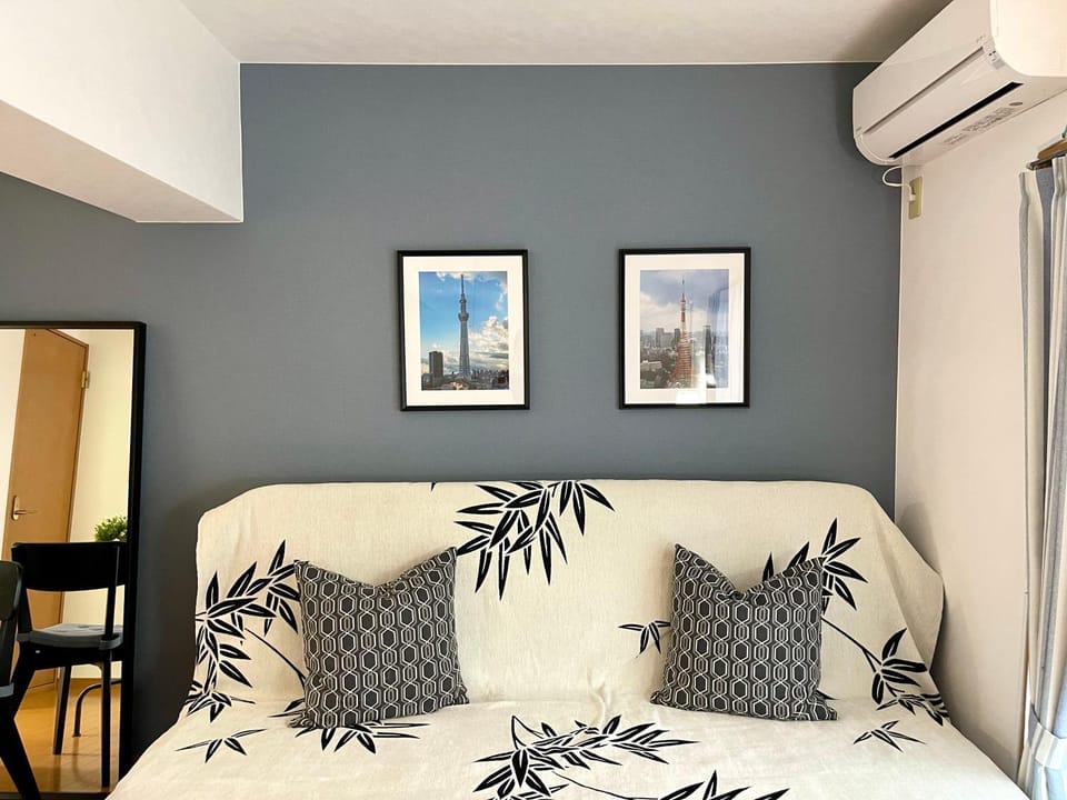新宿一站5分钟-303-餐馆购物街-安静品质公寓-直达皇居秋叶原 Apartment in Japan