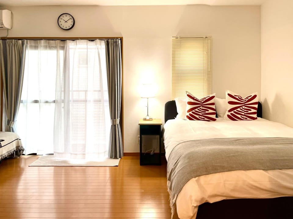 新宿一站5分钟-303-餐馆购物街-安静品质公寓-直达皇居秋叶原 Apartment in Japan
