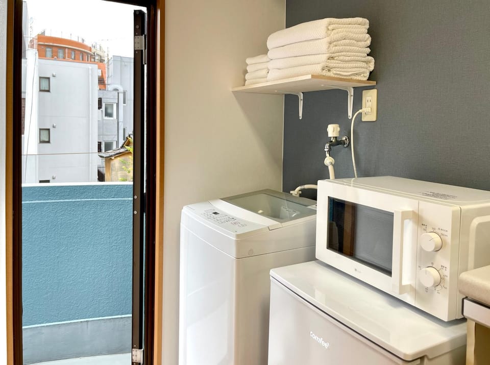 新宿一站5分钟-303-餐馆购物街-安静品质公寓-直达皇居秋叶原 Apartment in Japan