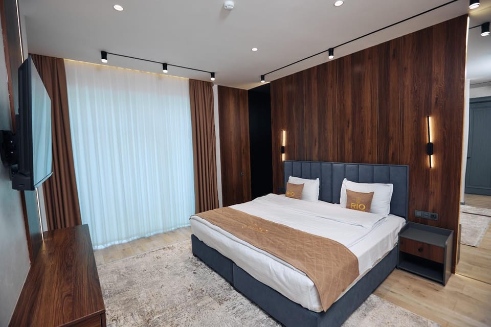 TV and multimedia, Photo of the whole room, Bedroom