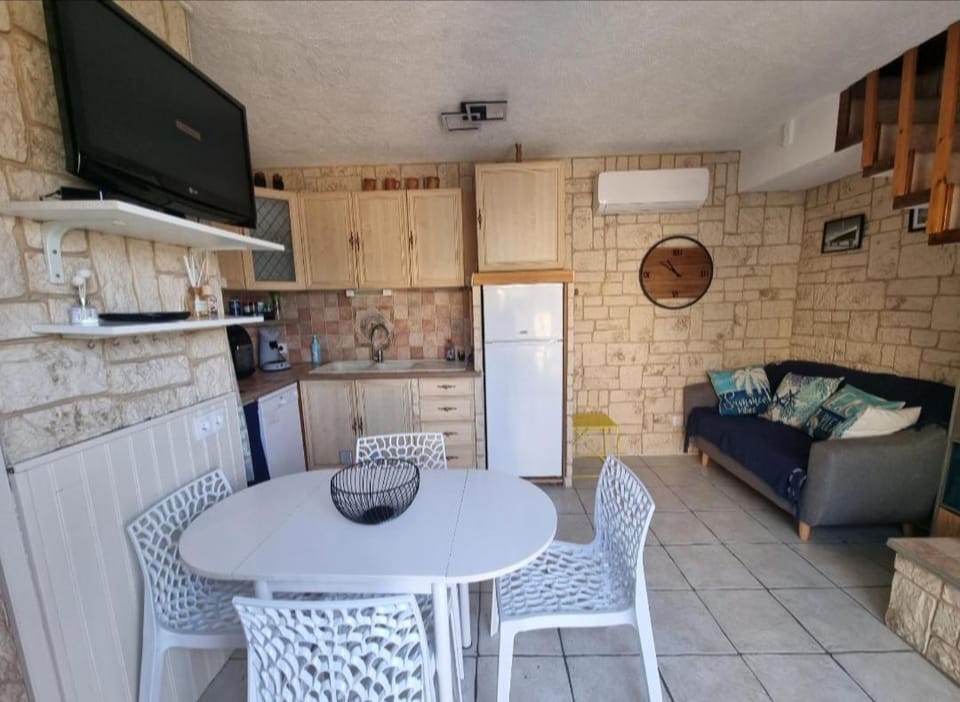 Jolie maison 5 personnes, CLIM, WIFI, 100m de la plage, secteur Lydia Grande Plage House in Le Barcarès
