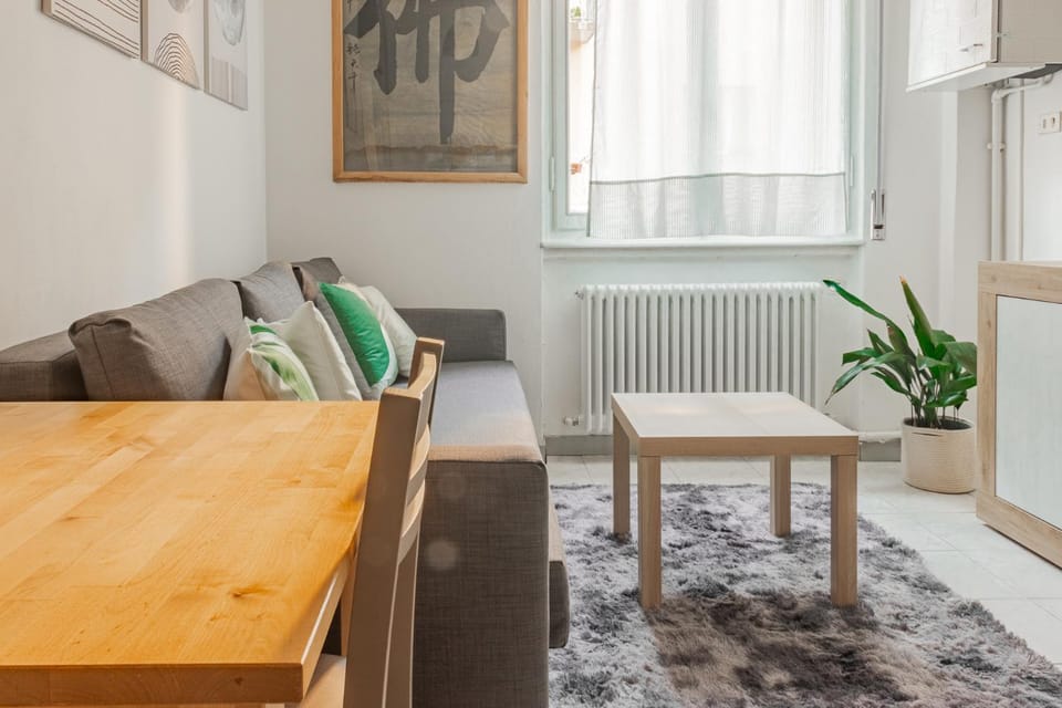 Living room, internet