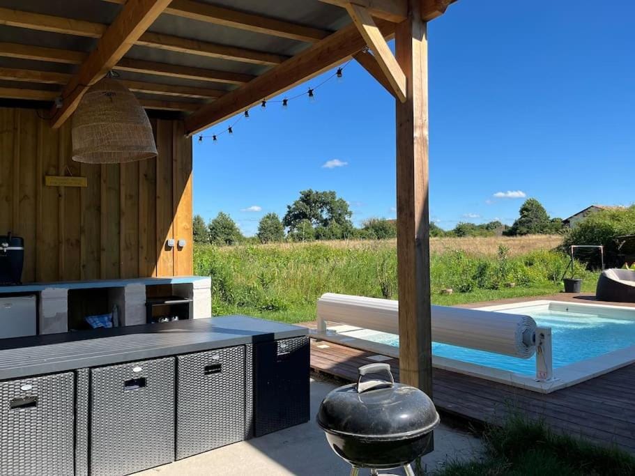Patio, Day, Natural landscape, BBQ facilities, Garden, Garden view, Pool view, Swimming pool