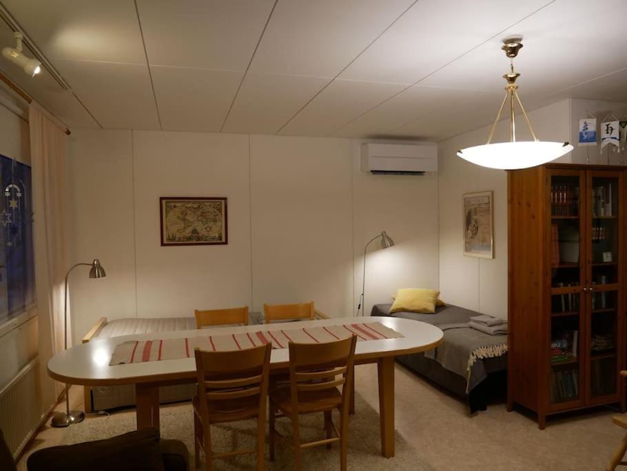 Bed, Living room, Dining area, air conditioner