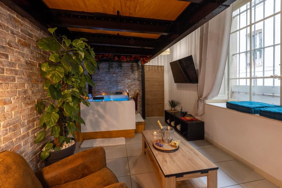 Au spa de LLea Suite rétro Apartment in Avignon