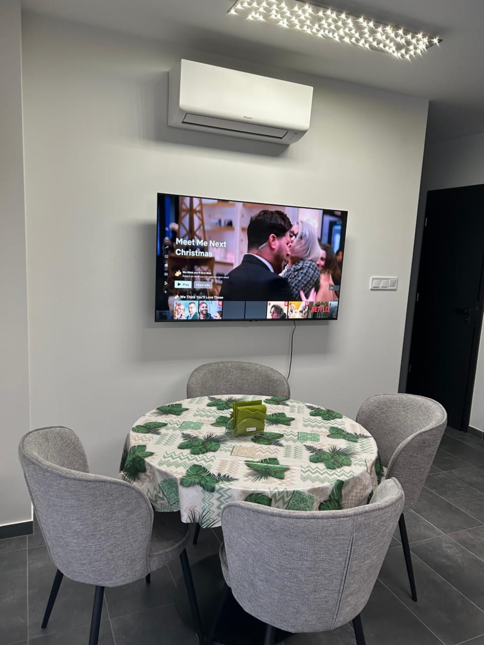 TV and multimedia, Living room, air conditioner