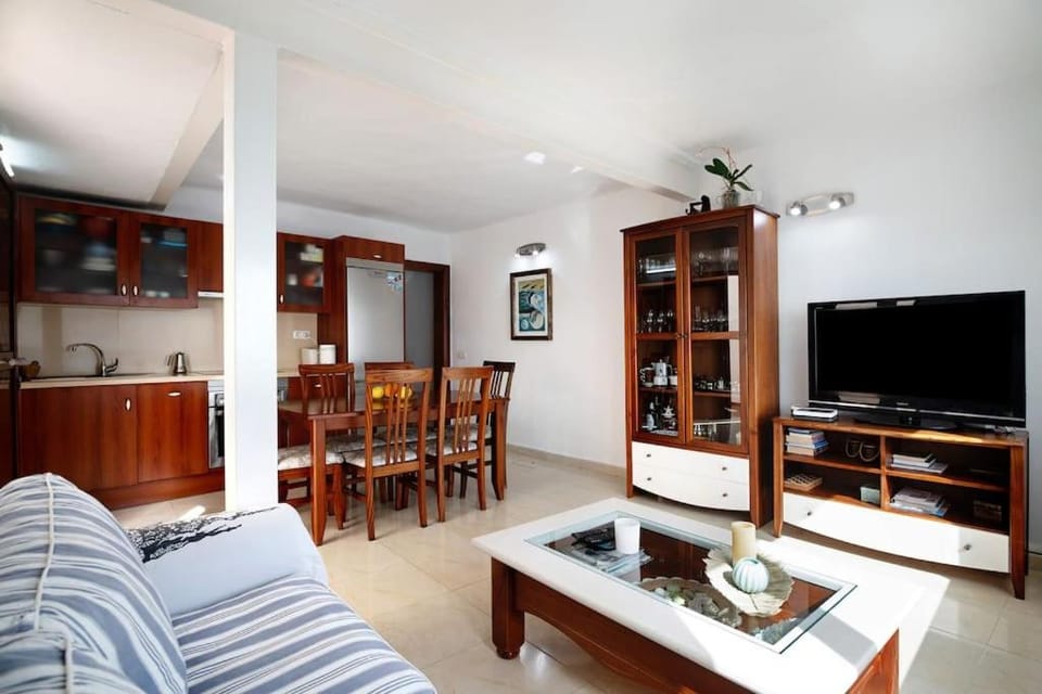 Communal lounge/ TV room, Kitchen or kitchenette, Seating area