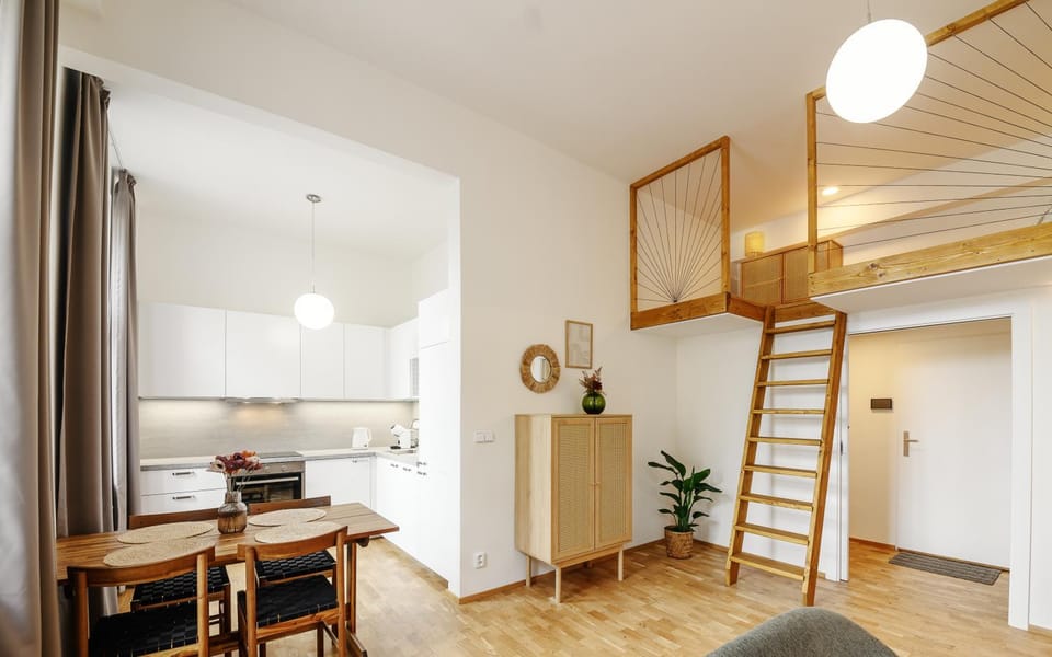 Kitchen or kitchenette, Seating area, Dining area