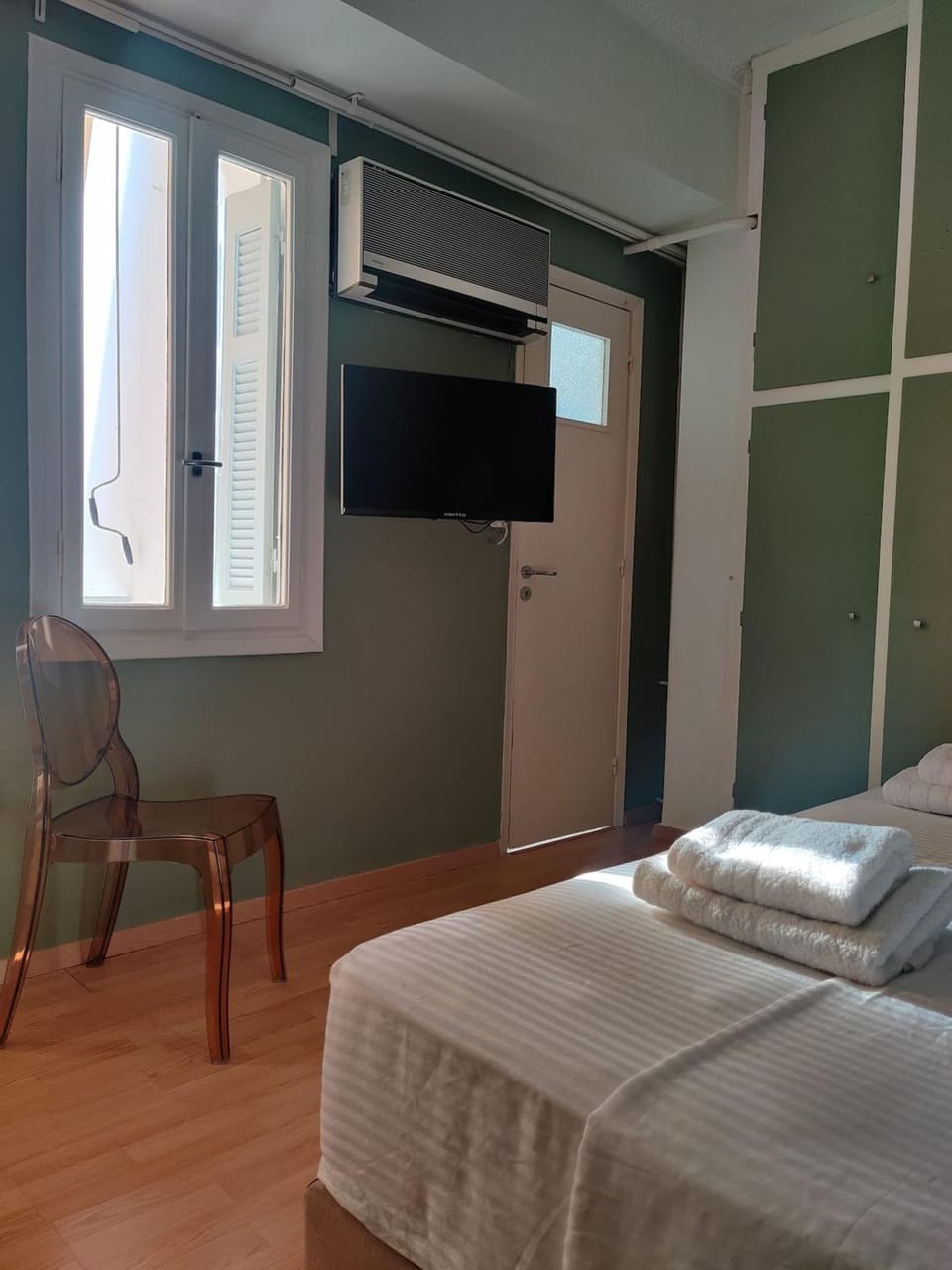 Cosy 1BR Apt with Balcony in Vibrant Exarcheia Apartment in Athens