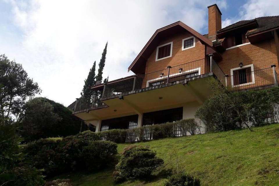 Casa e Vista privilegiadas no Alto do Capivari Villa in Campos do Jordão