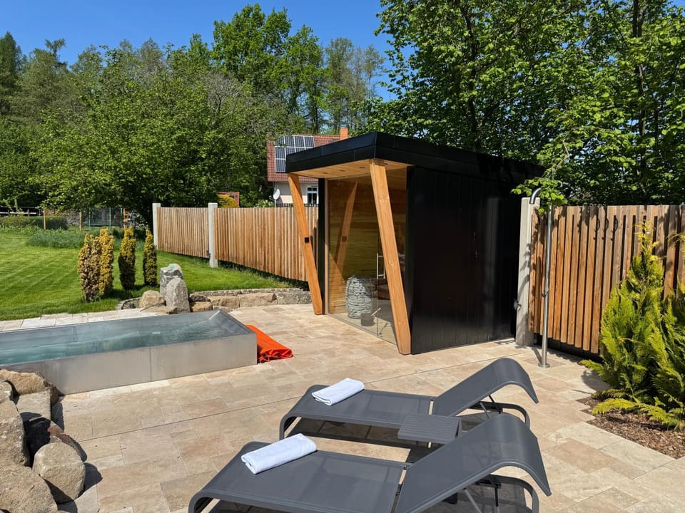 Patio, Hot Tub, Sauna, Spa and wellness centre/facilities, sunbed