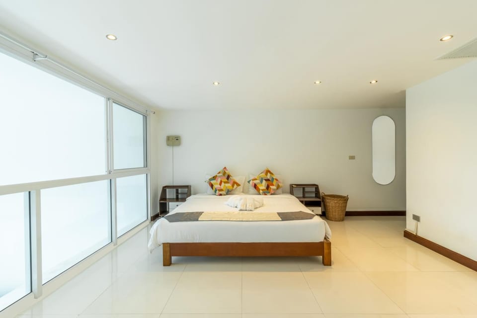Patong 180-degree stunning sea view modern 3-bedroom villa pool stunning sunset BBQ Villa in Patong