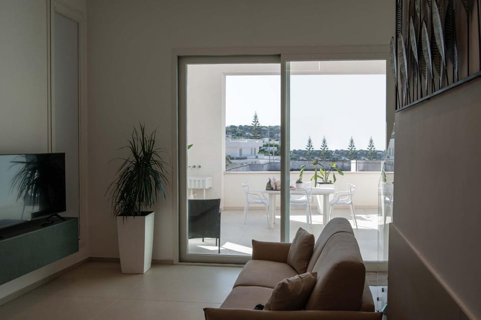 TV and multimedia, Balcony/Terrace, Living room, Seating area