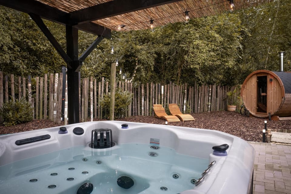 Garden, Garden, Hot Tub