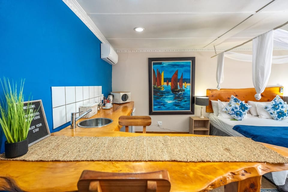Dining area, Bedroom