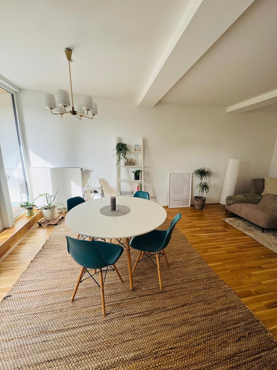 Living room, Seating area, Dining area
