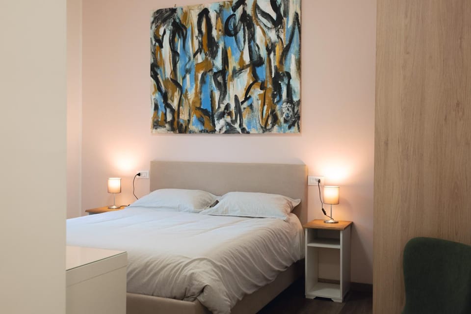 Bed, Photo of the whole room, Bedroom